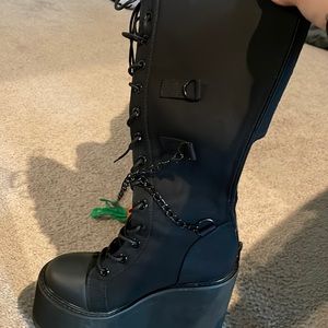 YRU detention black boots still in box